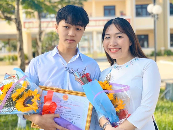 Phỏng vấn nam sinh đạt điểm 10 Văn tốt nghiệp THPT: Chỉ học đến 11h, tiết lộ điểm Toán và Anh mà thêm phục