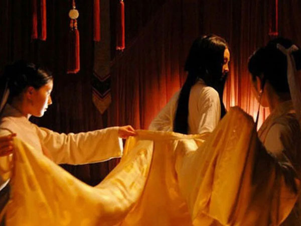 Vì sao Hoàng đế nhà Thanh khi thị tẩm xong lại lập tức đuổi phi tần đi chứ không cho ngủ cùng?