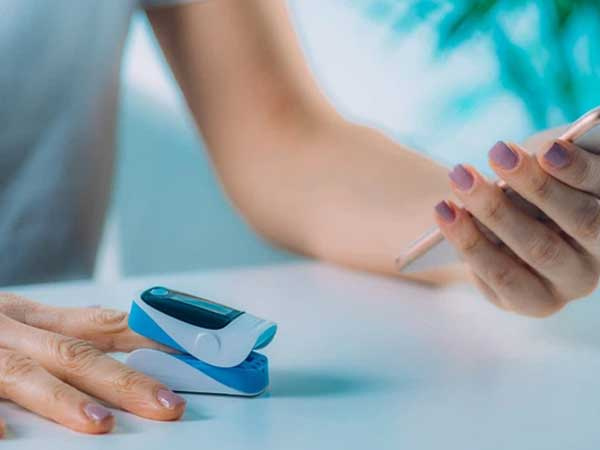 Người dân đổ xô đi mua thiết bị đo nồng độ oxy máu: Tạo cơn sốt giả… hoang mang không đáng có