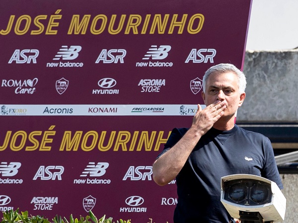 Mourinho dùng công nghệ để giám sát cầu thủ Roma
