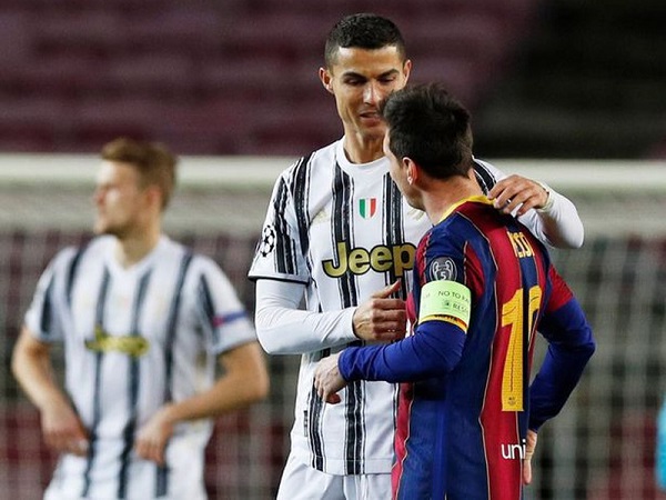 Treo ảnh Ronaldo, Barcelona cảnh báo nghiêm khắc các cầu thủ