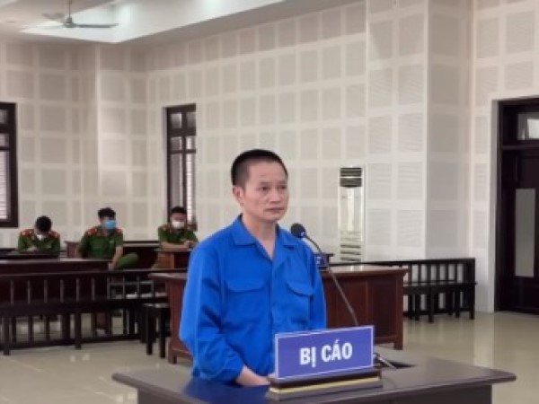 Chém chủ quán nhậu vì thấy khỏa thân cùng phòng với vợ