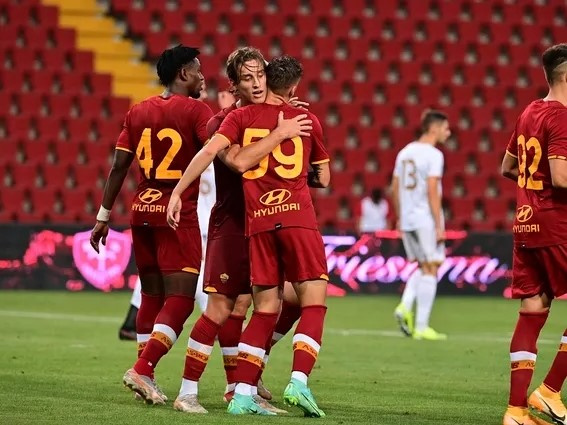 Roma thắng trận thứ 3 liên tiếp dưới thời Mourinho