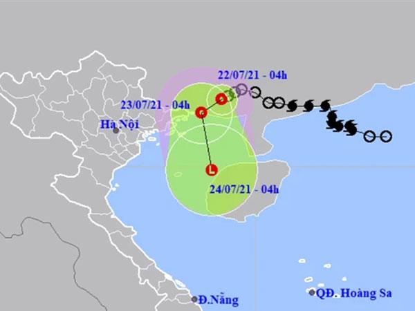 Áp thấp nhiệt đới áp sát Quảng Ninh, Hà Nội có mưa to, đề phòng lốc, sét và gió giật mạnh