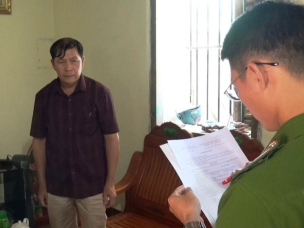 Trưởng phòng Dân tộc UBND huyện Trùng Khánh bị khởi tố vì ăn chặn vịt giống hỗ trợ người nghèo