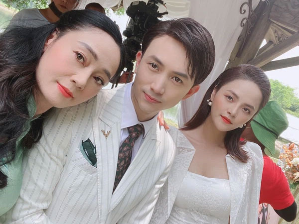 Hương vị tình thân: Đến lượt bà Xuân làm lộ hậu trường đám cưới Long - Nam, tuyên bố bị tổn thương