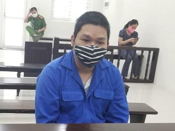 Phát bệnh tâm thần, chém chết chú họ và đâm trọng thương hàng xóm