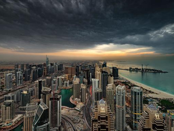 Nóng cháy thịt hơn 50 độ C, Dubai tự tạo mưa làm mát thành phố