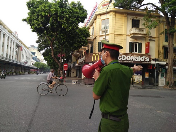 Hà Nội: Nhiều người ra đường không có lý do chính đáng bị xử phạt
