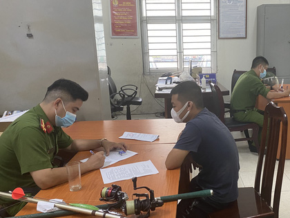 12 người tụ tập hầu đồng bị phạt 90 triệu đồng