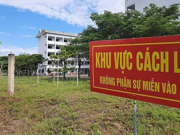 Đang cách ly ra ngoài xem đá bóng, ăn nhậu rồi... dương tính khiến 369 hộ dân bị phong tỏa