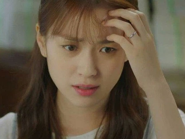 Tranh thủ dọn dẹp nhà cửa, tôi lặng người khi thấy một ngăn tủ toàn 'vật khó nói' của chồng