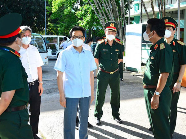 Phó Thủ tướng Vũ Đức Đam: 'Người dân đều rất khổ rồi, hy sinh nhiều rồi nhưng chúng ta không thể dễ dãi'