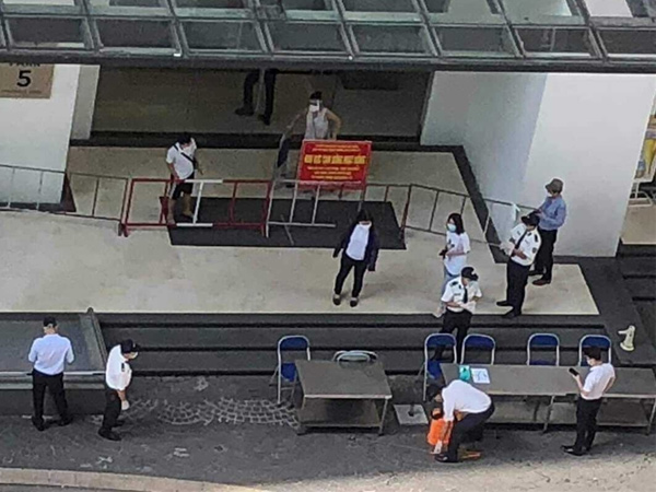 Phong tỏa tạm thời toà Park 5, Khu đô thị Times City sau 2 ca nghi mắc Covid-19