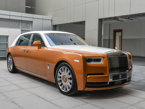 Rộ tin Rolls-Royce Phantom VIII với nội thất 2 ngăn siêu độc về tay đại gia Việt: Xe cho ông chủ thích sự riêng tư
