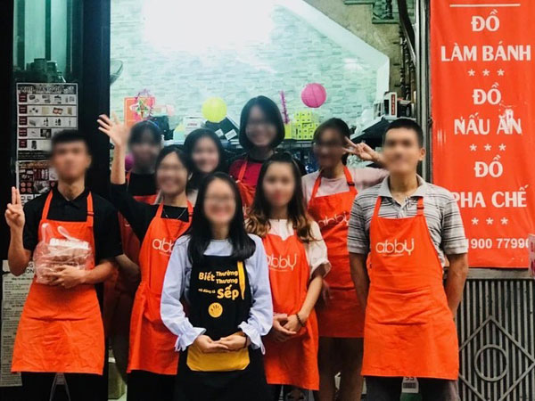 Bị quản lý cũ tố bóc lột nhân viên, bắt ký cam kết không phốt công ty, bán đồ không rõ nguồn gốc, ABBY xác nhận 'nội bộ công ty đang tổ chức họp để giải quyết'