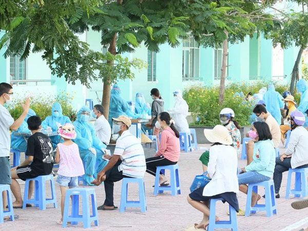 Hải Dương: Phát hiện người phụ nữ bán hàng ăn mắc Covid-19, tiếp xúc với nhiều khách và không nhớ hết tên