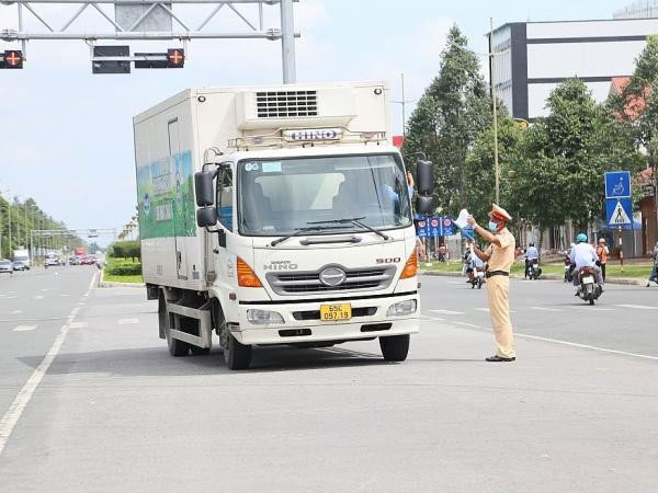 Doanh nghiệp sản xuất băng vệ sinh, tã, bỉm 'chết đứng' vì quy định hàng thiết yếu