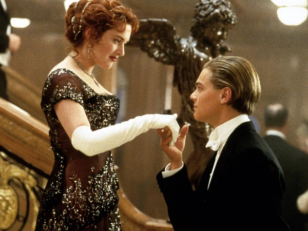 10 bộ đầm nổi bật gây chấn động Hollywood, đẹp đến độ lu mờ cả hội đệ nhất mỹ nhân: Cái tên cuối cùng mặc không khác nào tra tấn!