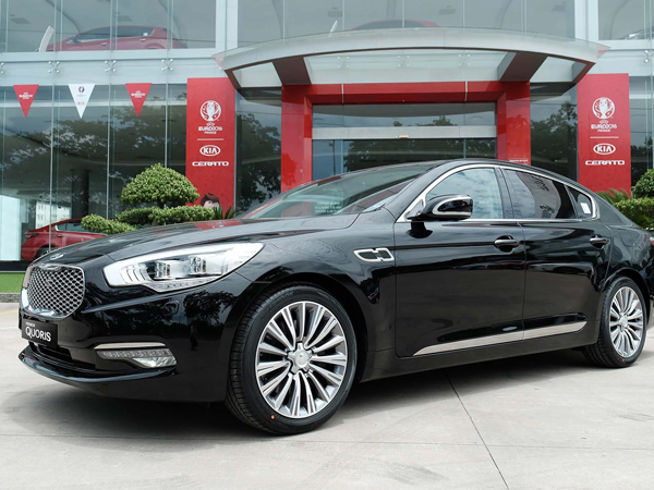 Đại lý xả Kia Quoris giá thấp chưa từng có: Giảm 500 triệu đồng, mơ đấu Mercedes S-Class nhưng không thành