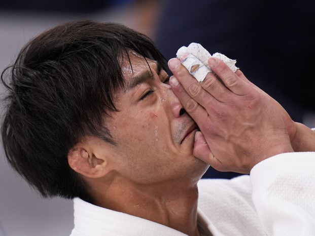 Những khoảnh khắc 'trào nước mắt' của người chiến thắng, kẻ chiến bại tại Olympic Tokyo 2020
