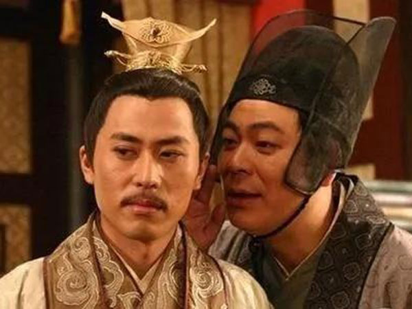 Vì sao hầu cận vua không phải cung nữ mà nhất định phải là thái giám?