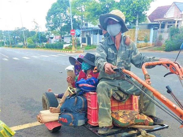 Không được tiếp tế lương thực, cả gia đình rời Lâm Đồng về Phú Yên bằng xe cày