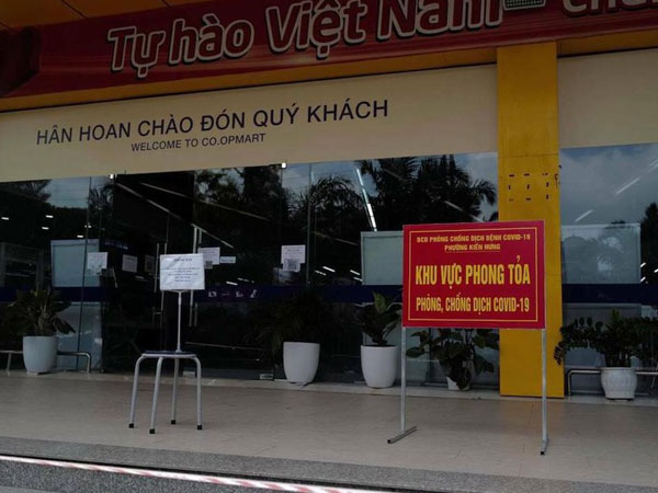 Siêu thị Co.opmart Hà Đông tạm dừng hoạt động do liên quan ca COVID-19