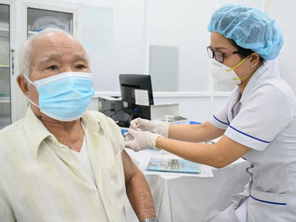 TP HCM: Người 18 tuổi trở lên đều tiêm vắc-xin Covid-19