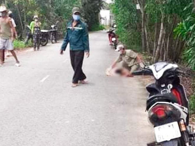 TP.HCM: Mẹ và con gái lớn tử vong khi ra kênh gần nhà bắt hến, 3 đứa nhỏ chịu cảnh mồ côi
