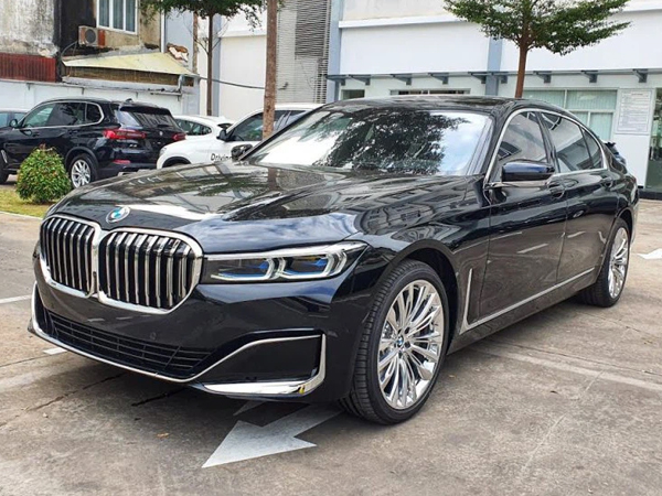 BMW 7-Series xả hàng giảm giá gần 600 triệu đồng tại đại lý, đón đầu cạnh tranh Mercedes-Benz S-Class 2021 sắp ra mắt Việt Nam