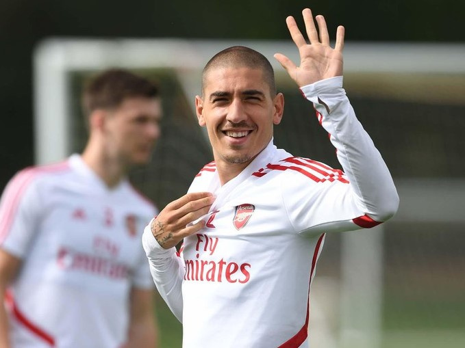 Arsenal chấp nhận cho Inter mượn trụ cột