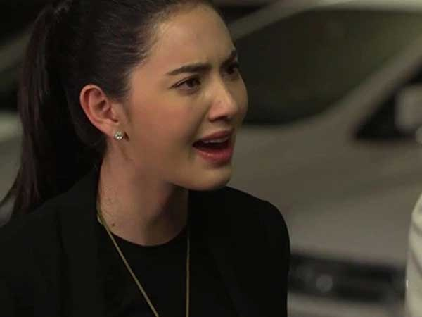 Sau 1 đêm vật vã vì con ốm, sáng hôm sau ngủ dậy, chồng nhìn thứ vợ đặt ngay trước cửa nhà mà anh ta bất động tại chỗ