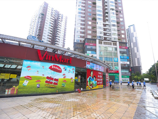 Hà Nội: Cận cảnh chuỗi siêu thị VinMart, Vinmart+ 'cửa đóng then cài' do liên quan ca nhiễm Covid-19