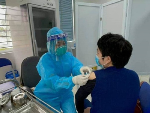 Người dân Hà Nội giờ có thể đăng ký tiêm vaccine Covid-19 online: Dùng trên mọi thiết bị, chỉ cần quét QR, quản lý tiêm từ A đến Z