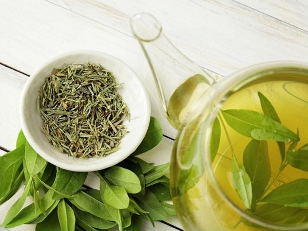 6 thức uống thải độc giúp da sạch mụn