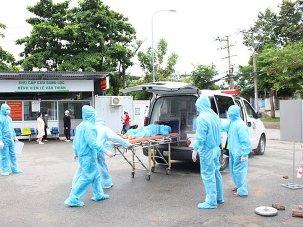 TP.HCM chuyển trọng tâm từ đếm ca dương tính sang chiến lược điều trị, hạn chế tử vong