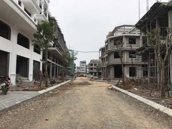 Đất nền, nhà phố khó bán