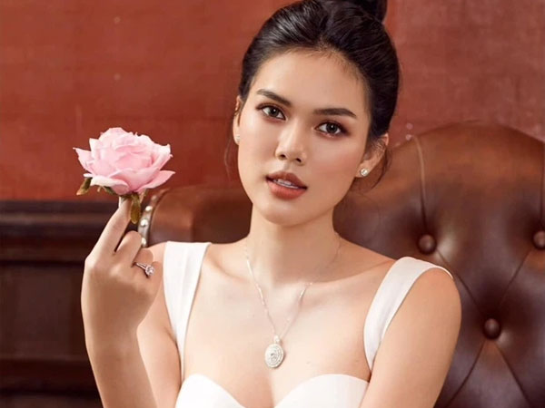 Phỏng vấn Ngọc Trinh chuyện quy y vì bị bạn trai cầu thủ 'cắm sừng' trước hôn lễ: 'Bạn ấy công khai người mới khiến tôi sang chấn, nôn ra máu'
