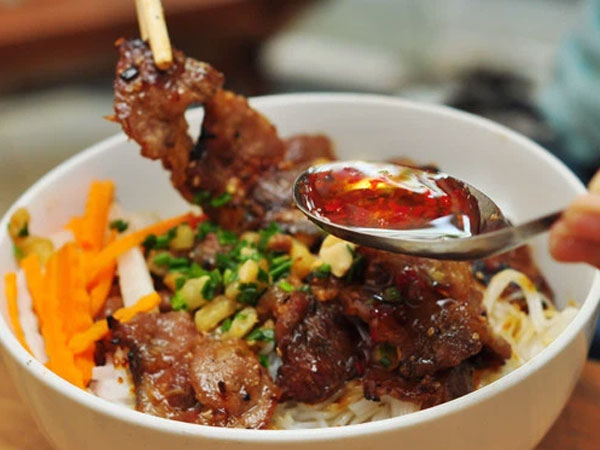 Loại chất độc mà WHO xếp vào nhóm gây ung thư số 1, có mặt trong loại thực phẩm mà triệu người trẻ đều mê
