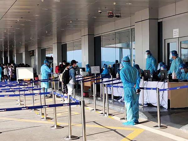 Quy định mới, tiêm đủ 2 mũi vắc xin vào Việt Nam chỉ cách ly 7 ngày