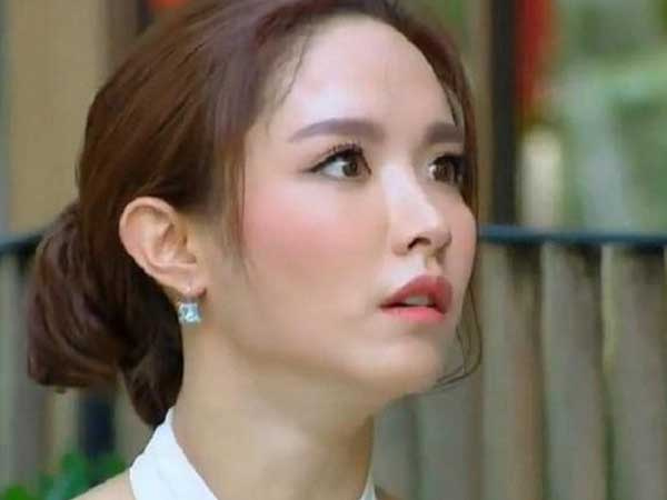 Định mua tặng mẹ chồng cũ chiếc điều hòa, bước vào phòng tôi bật khóc nhìn thứ trên bàn 