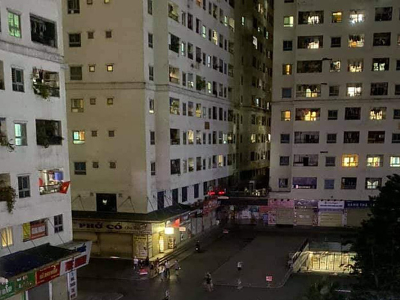 Bé gái rơi từ tầng cao chung cư HH Linh Đàm tử vong