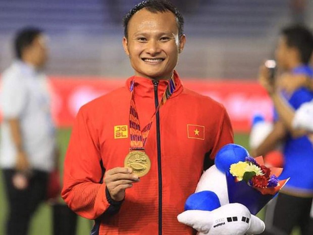 HCV SEA Games 30 của cầu thủ Trọng Hoàng được trả giá 207 triệu đồng, sẽ sớm 'biến thành' máy thở tặng bệnh nhân Covid-19