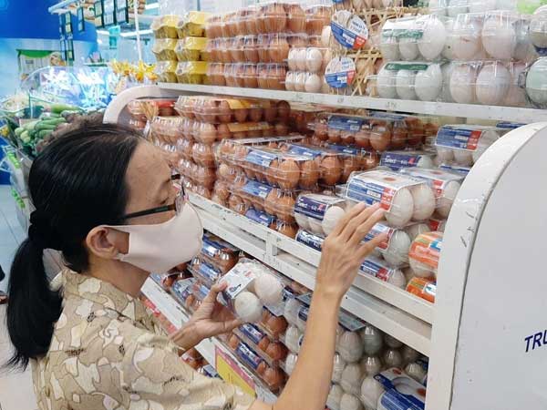 'Người nghèo mới xài nhiều trứng, tôi không đồng ý tăng giá'