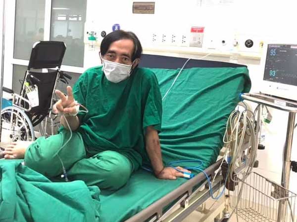 Xót xa hình ảnh cuối đời của NS Giang Còi: Thái độ lạc quan trên giường bệnh khiến bao người thán phục!