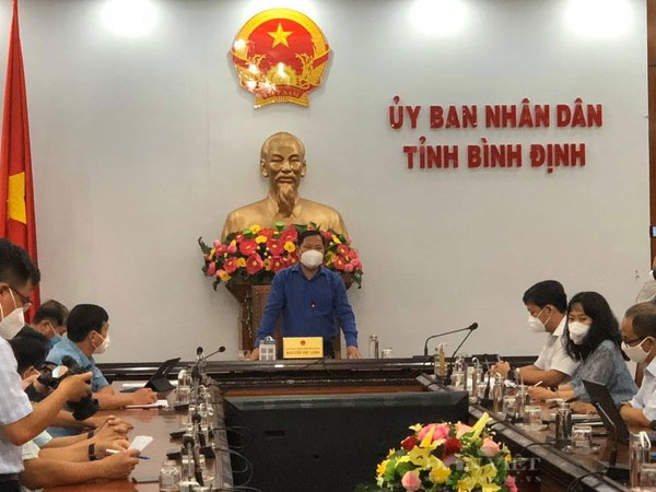 Bị phát hiện chơi golf 'lậu' giữa đại dịch, cục phó, tổng giám đốc khai là… nhân viên