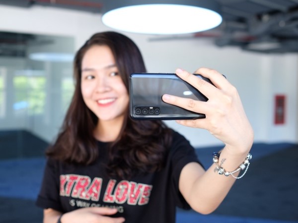 Oppo thông báo camera selfie dưới màn hình "thế hệ tiếp theo"