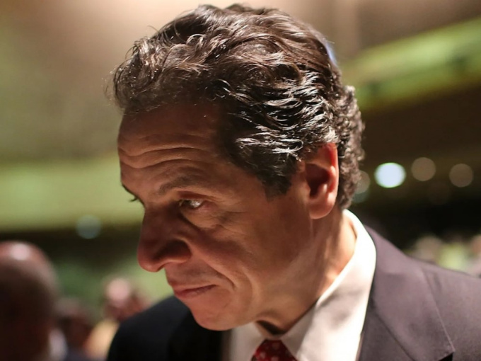 Thống đốc bang New York Cuomo bị phát hiện quấy rối tình dục 11 phụ nữ kể cả nữ cảnh sát