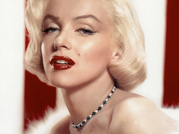 Phim về 'biểu tượng sex' Marilyn Monroe của Netflix bị hoãn chiếu, lý do vì yếu tố 18+ 'vượt nóc' gây khó chịu?